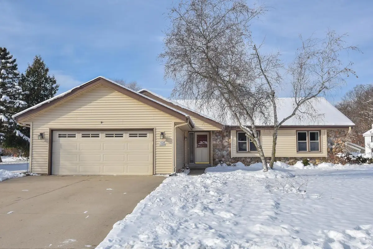 W234N6889 Salem DRIVE, Sussex, WI 53089 - Image #1
