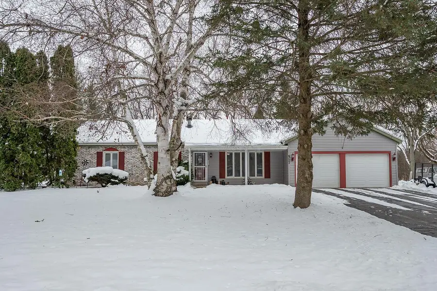 517 Fox Knoll DRIVE, Waterford, WI 53185 - Image #2