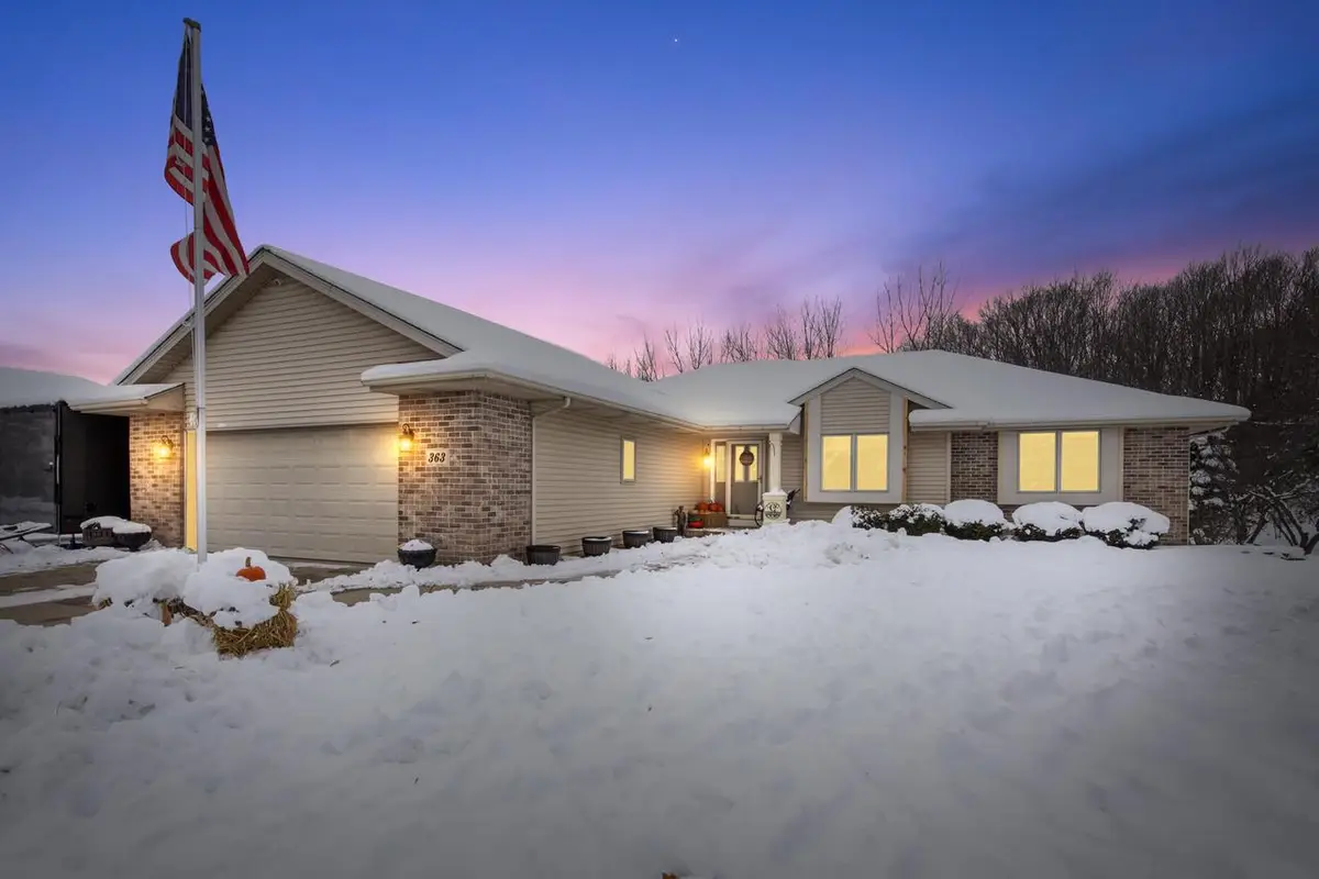363 Hickory DRIVE, Fredonia, WI 53021 - Image #1