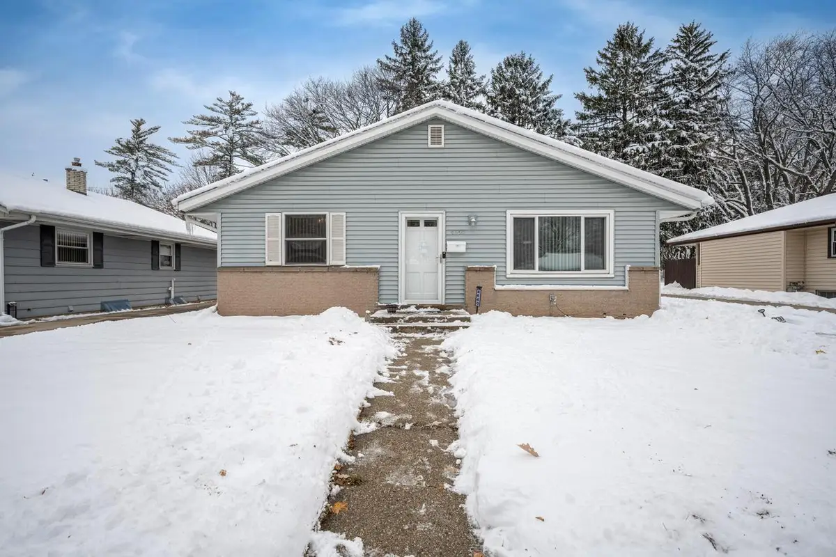4640 W Brentwood COURT, Milwaukee, WI 53223 - Image #1