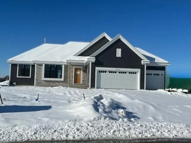 W251N2437 Valleyview CIRCLE, Pewaukee, WI 53072 - Image #1