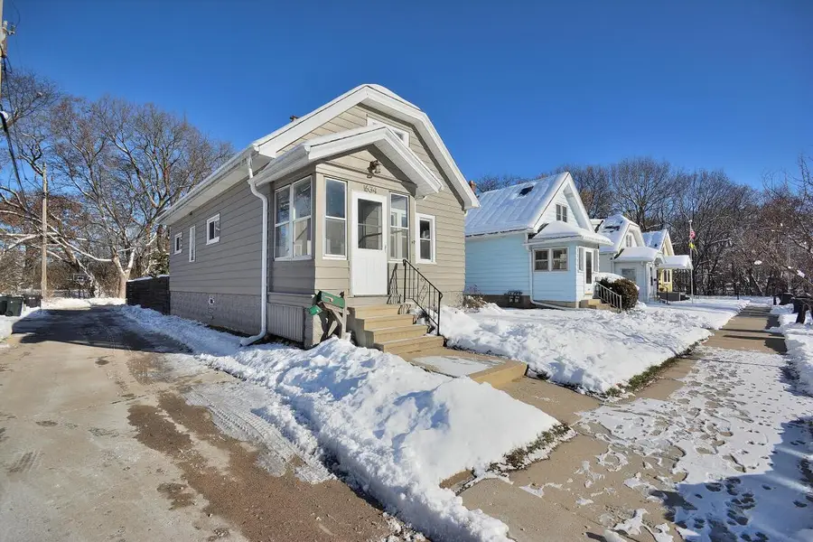 1634 Chestnut STREET, South Milwaukee, WI 53172 - Image #2