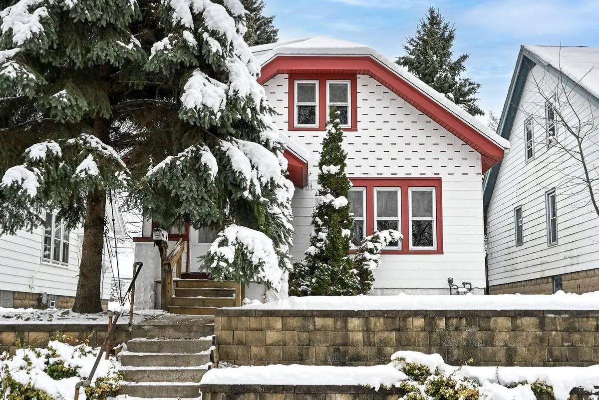 2824 S Lenox STREET, Milwaukee, WI 53207 - Image #1