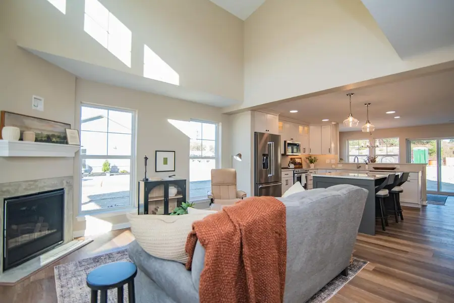 1118 Harbor AVENUE, West Bend, WI 53095 - Image #3