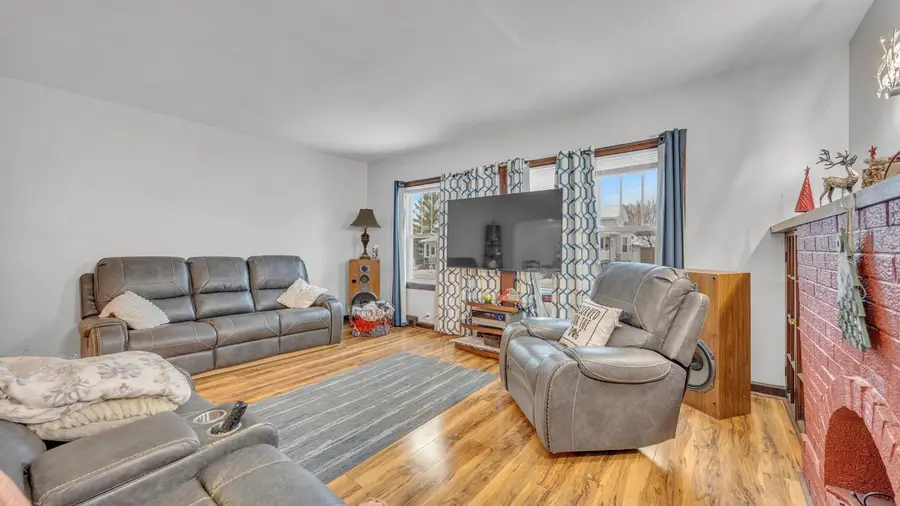 666 W 9th AVENUE, Oshkosh, WI 54902 - Image #3