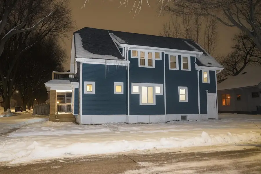 402 W Melvina STREET, Milwaukee, WI 53212 - Image #2