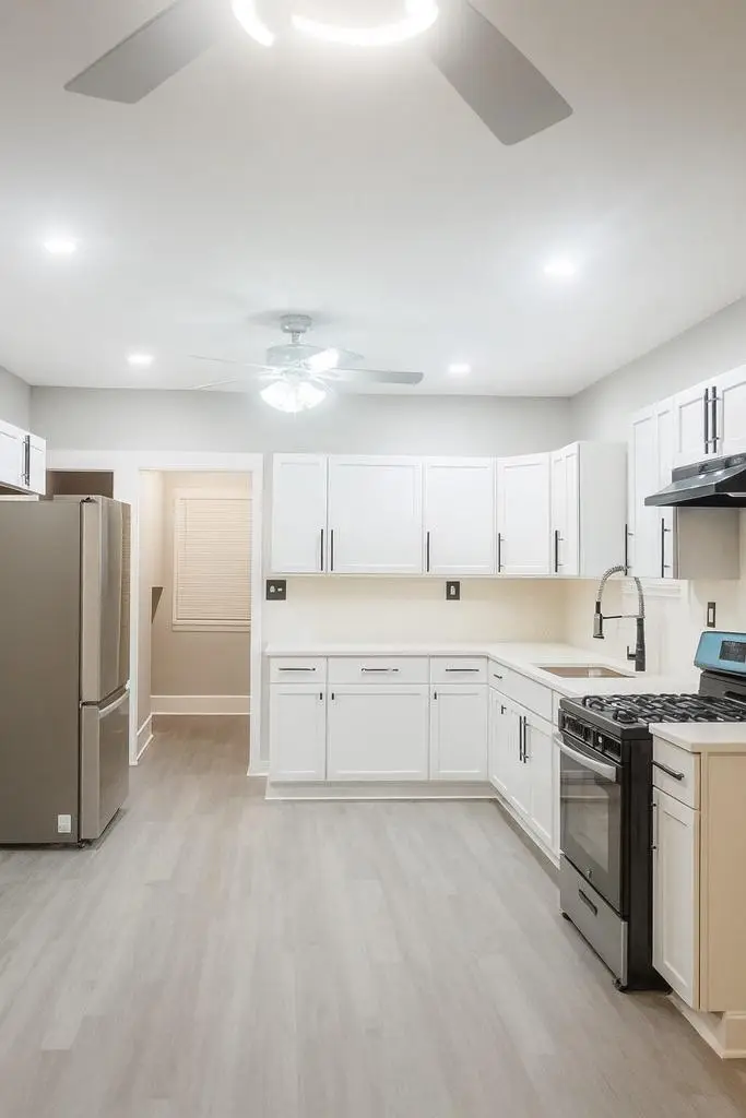 402 W Melvina STREET, Milwaukee, WI 53212 - Image #3