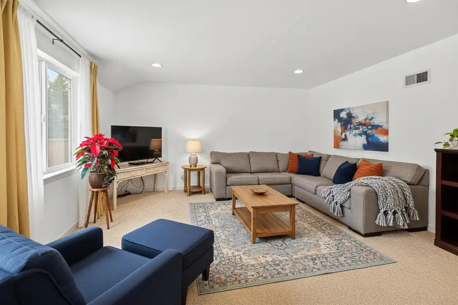 412 E Spooner ROAD, Fox Point, WI 53217 - Image #2