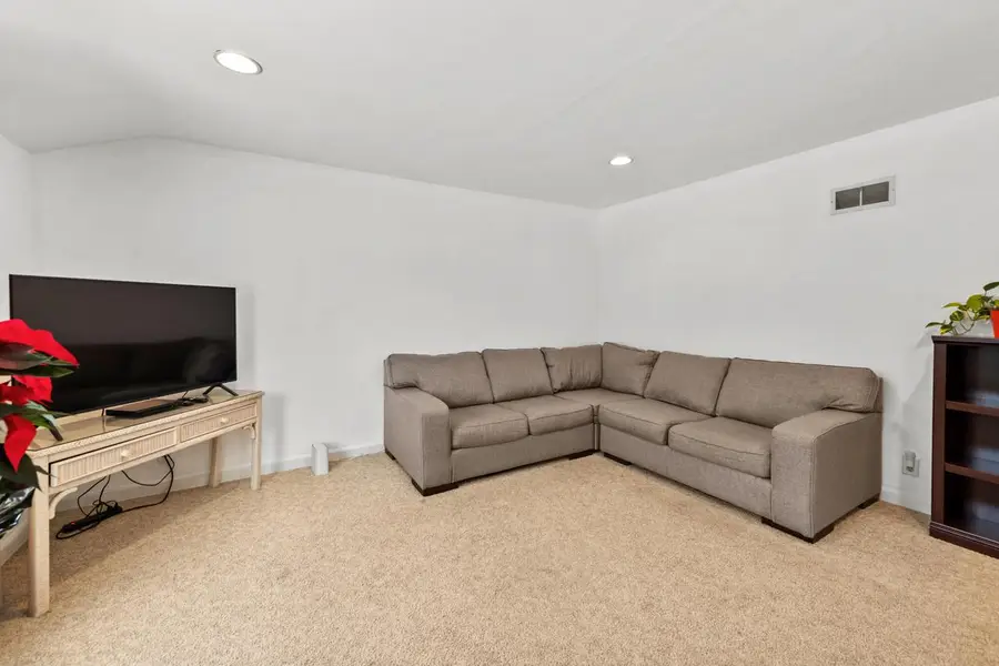 412 E Spooner ROAD, Fox Point, WI 53217 - Image #3