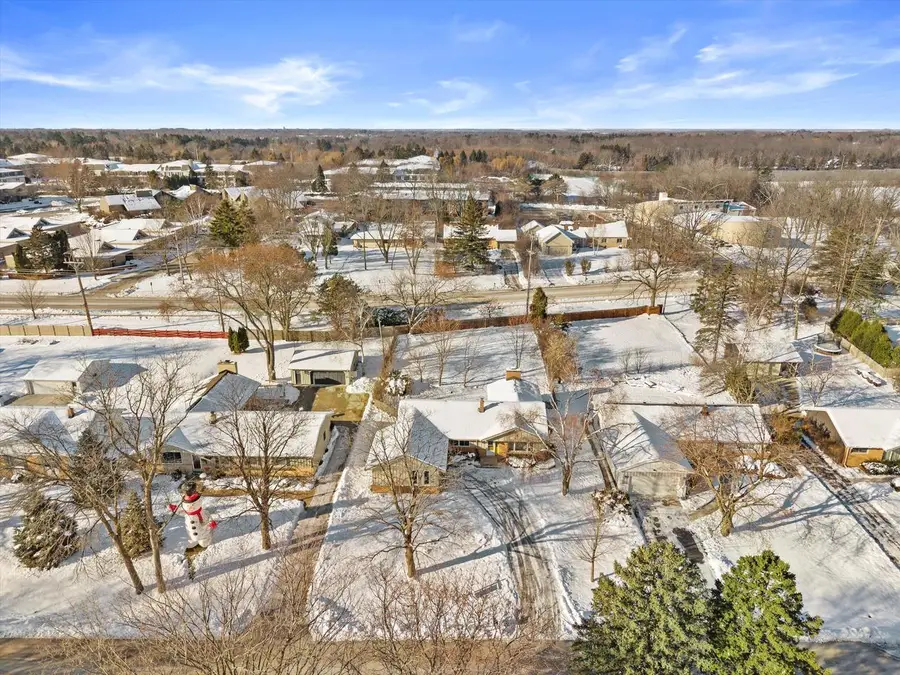 8155 N Mohawk ROAD, Fox Point, WI 53217 - Image #3