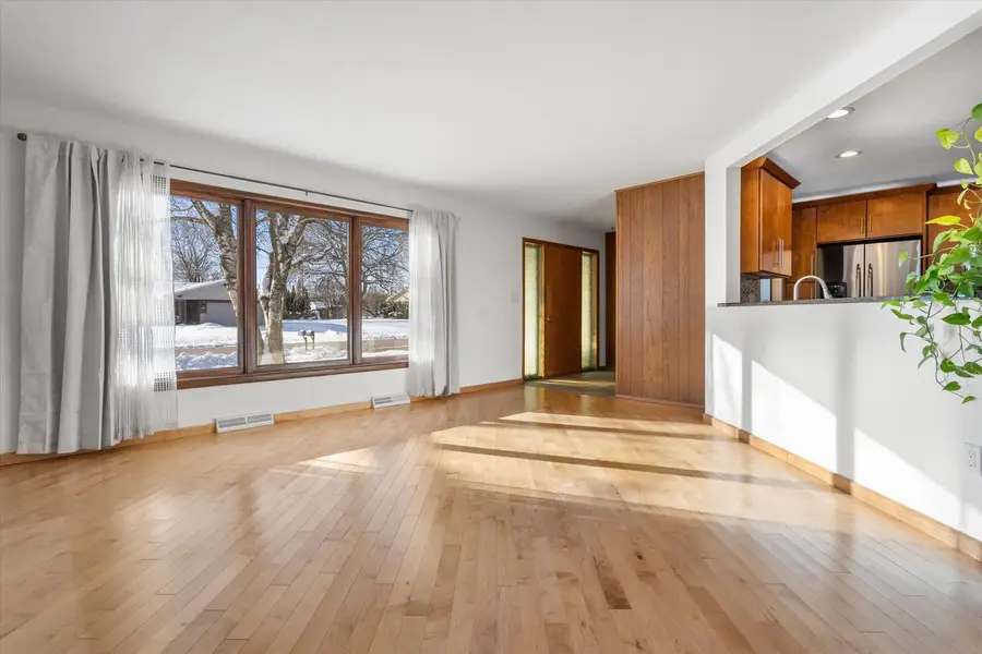 5502 W Silverleaf LANE, Brown Deer, WI 53223 - Image #3