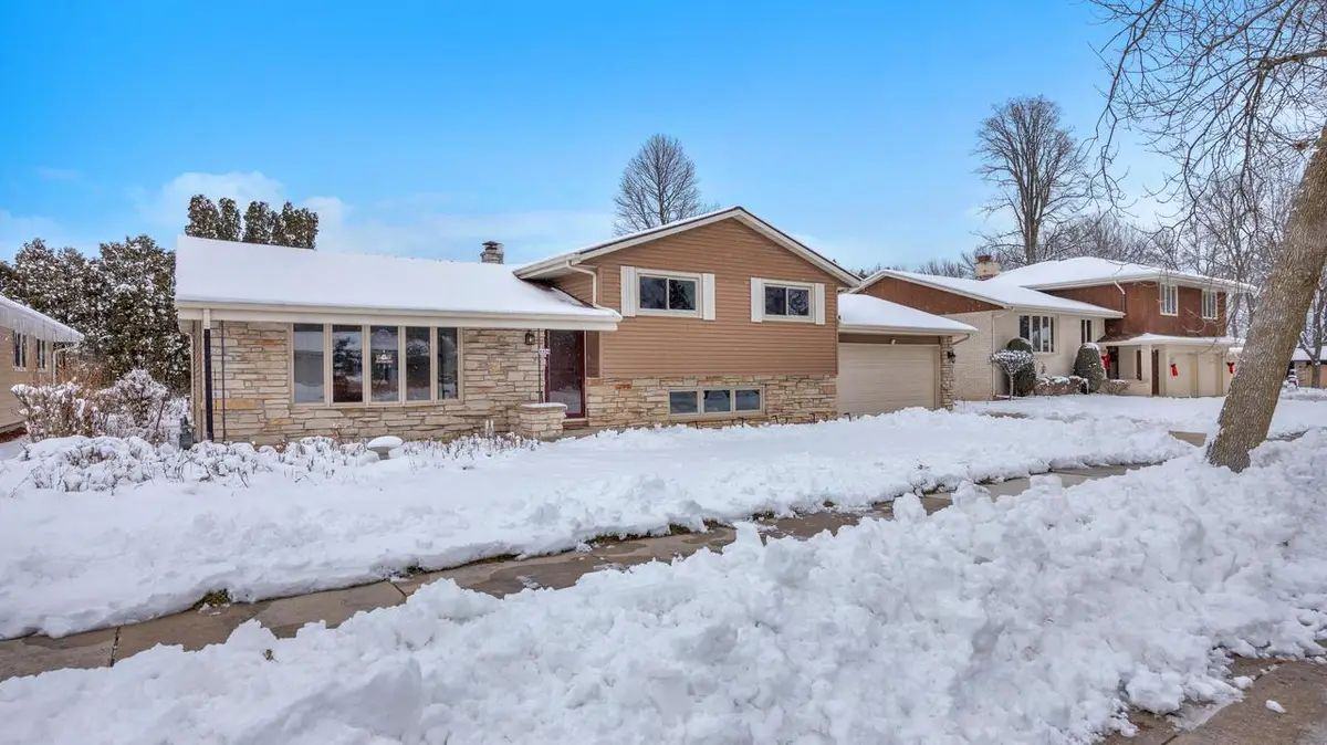2324 Silver Leaf LANE, Sheboygan, WI 53083 - Image #1