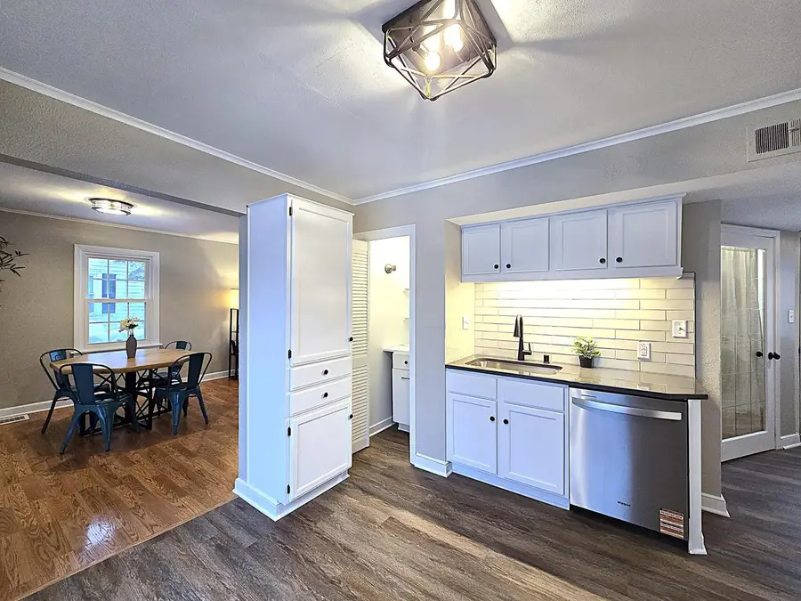 3656 S 46th PLACE, Greenfield, WI 53220 - Image #2