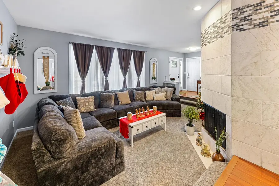 1615 W 6TH AVENUE, Oshkosh, WI 54902 - Image #3