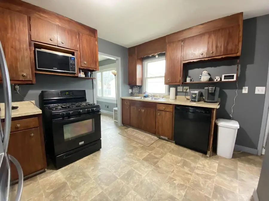 2719 Carpenter AVENUE, Racine, WI 53403 - Image #2