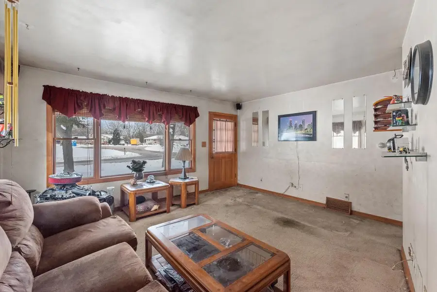 2828 S Franklin DRIVE, New Berlin, WI 53151 - Image #3