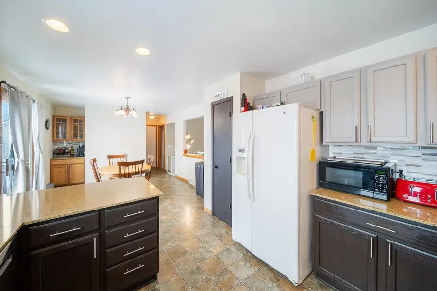 413 Beth CIRCLE, Plymouth, WI 53073 - Image #3