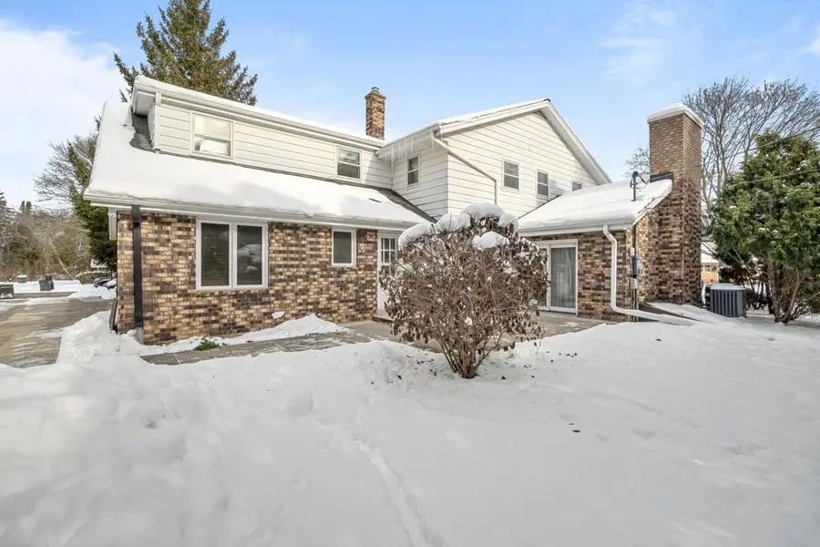 3390 N Knoll BOULEVARD, Wauwatosa, WI 53222 - Image #2