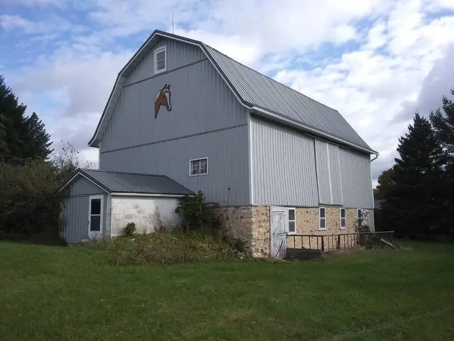 563 Kreuser RIDGE, Colgate, WI 53017 - Image #2