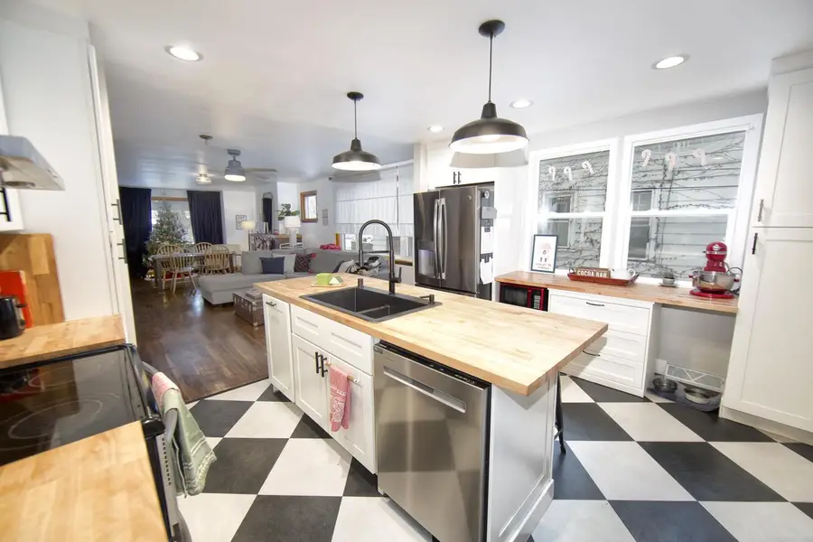 1575 S 77th STREET, West Allis, WI 53214 - Image #2