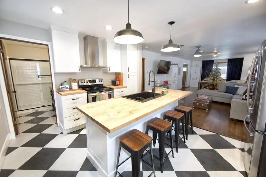 1575 S 77th STREET, West Allis, WI 53214 - Image #3