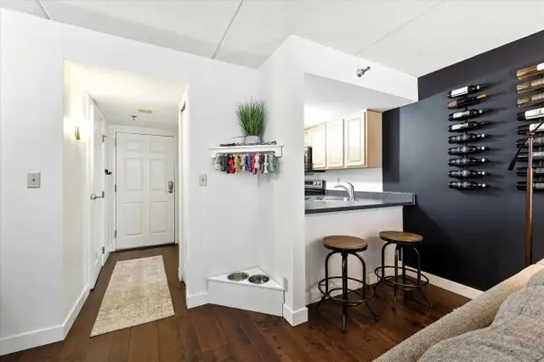 270 E Highland AVENUE #244, Milwaukee, WI 53202