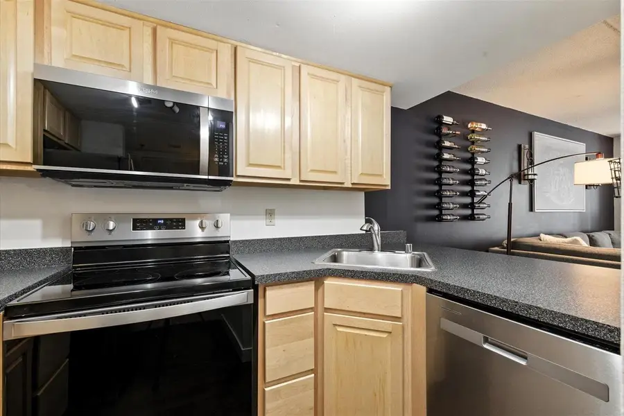 270 E Highland AVENUE #244, Milwaukee, WI 53202 - Image #3