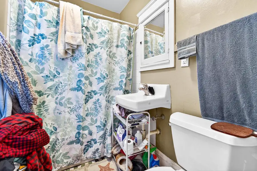 1527 Hayes AVENUE, Racine, WI 53405 - Image #2