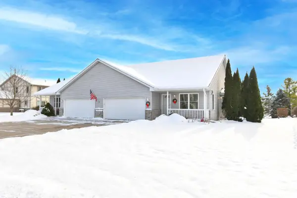 W257 Thompson CIRCLE, Oconomowoc, WI 53066
