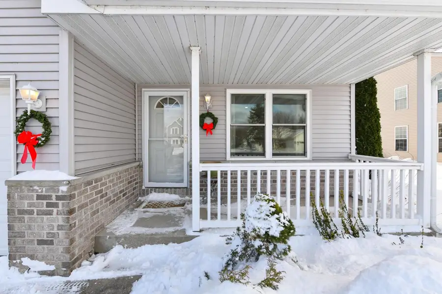 W257 Thompson CIRCLE, Oconomowoc, WI 53066 - Image #3