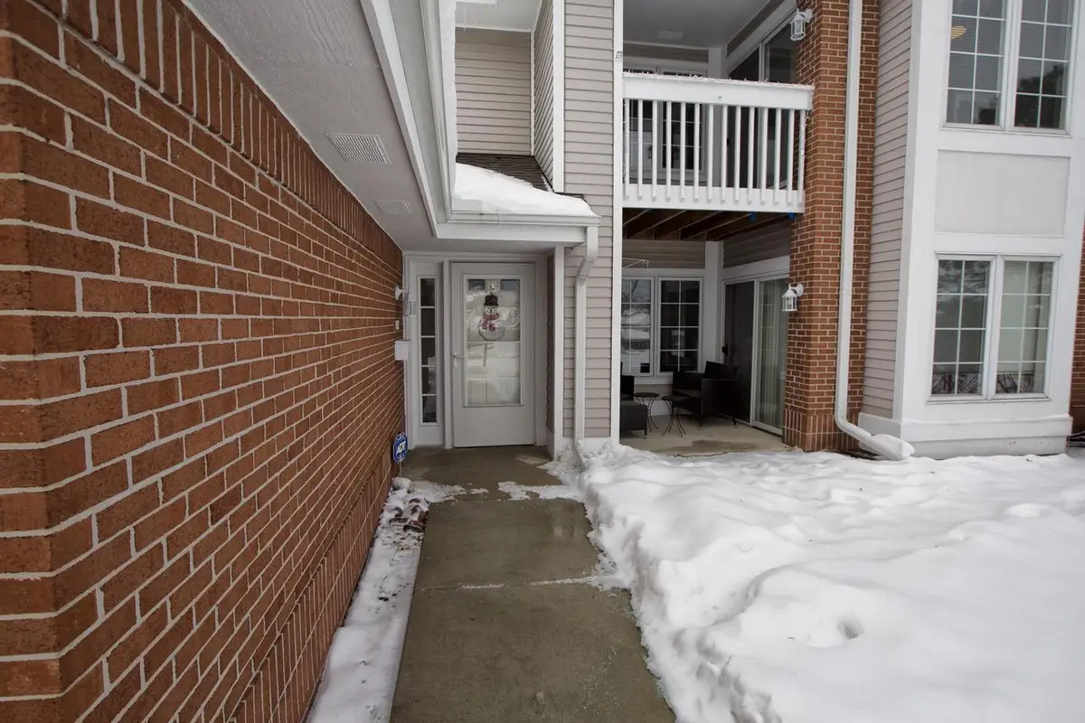 8991 Woodbridge DRIVE, Greendale, WI 53129 - Image #1