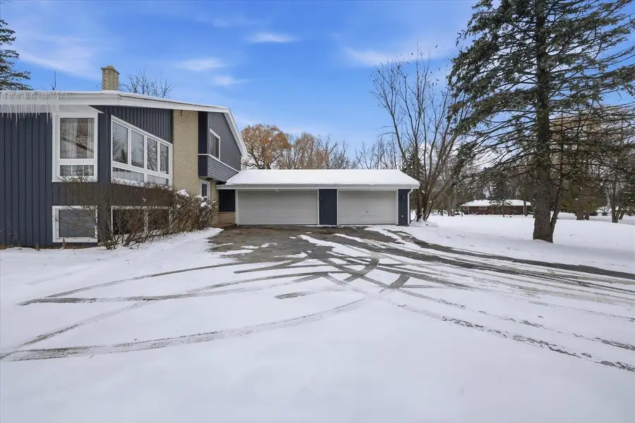 W127N12223 Knollwood DRIVE, Germantown, WI 53022 - Image #2