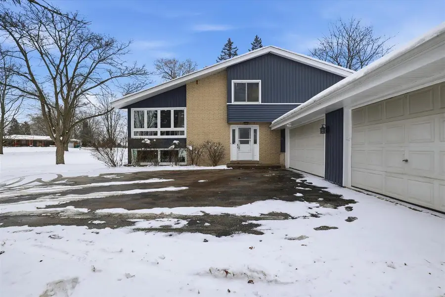W127N12223 Knollwood DRIVE, Germantown, WI 53022 - Image #3