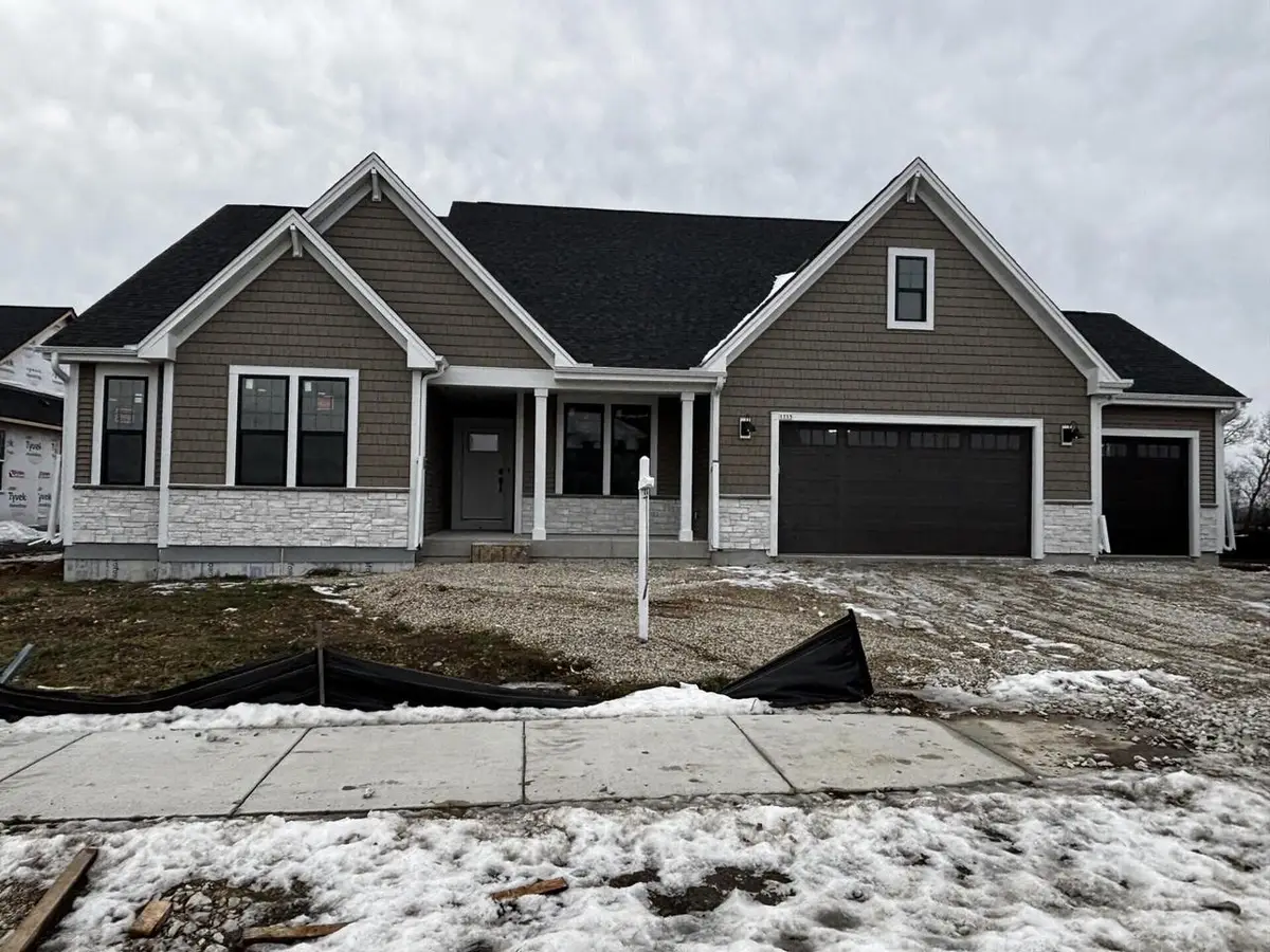 1333 Periwinkle PASS, Oconomowoc, WI 53066 - Image #1