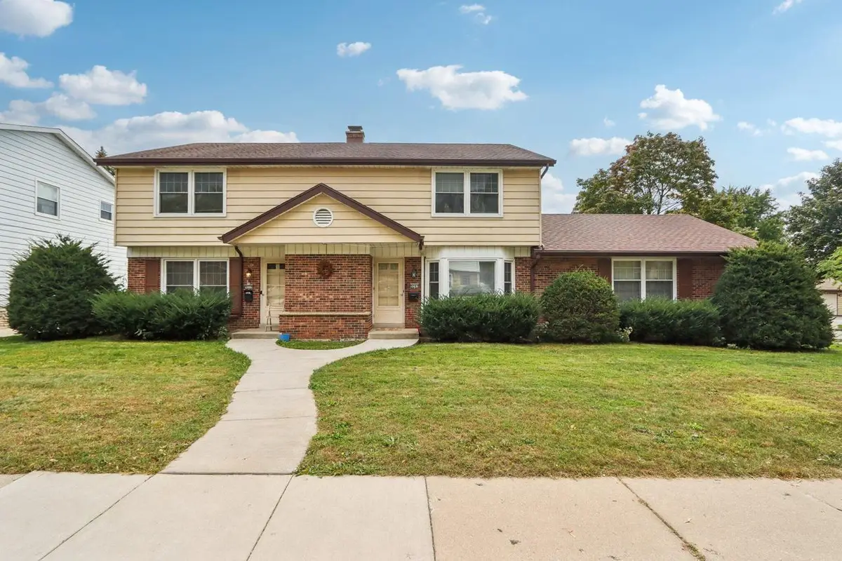 9239 W Morgan AVENUE, Milwaukee, WI 53228 - Image #1