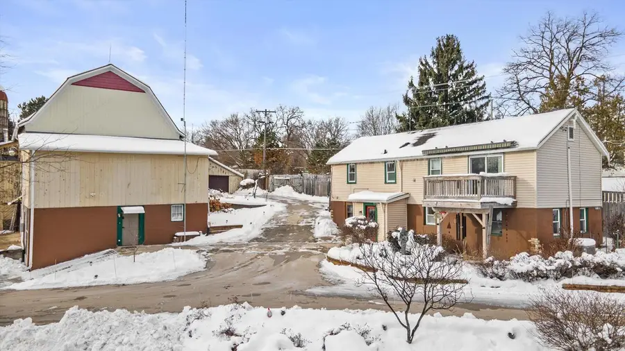 S30W29839 Sunset DRIVE, Waukesha, WI 53189 - Image #2