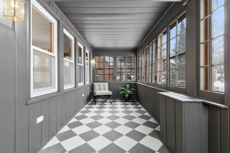 6928 W Wisconsin AVENUE, Wauwatosa, WI 53213 - Image #2