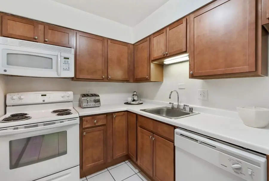 3575 N Oakland AVENUE, Shorewood, WI 53211 - #3