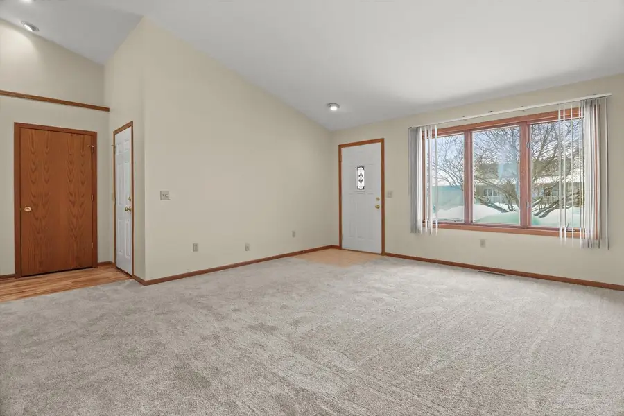 635 Constitution LANE, Deforest, WI 53532 - Image #3