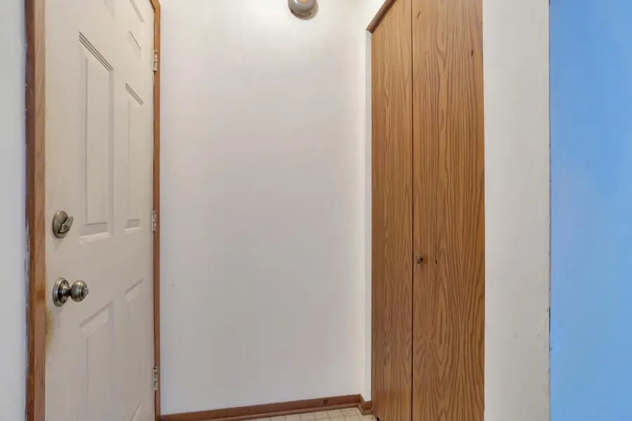 1619 Dover DRIVE #4, Waukesha, WI 53186 - Image #3