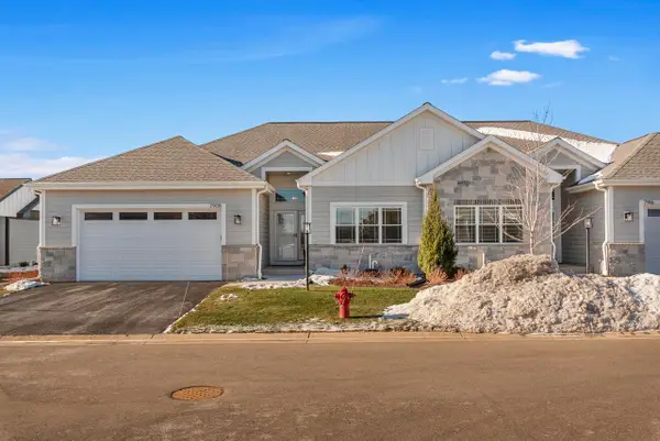 7908 E Stone Ridge DRIVE, Lannon, WI 53046