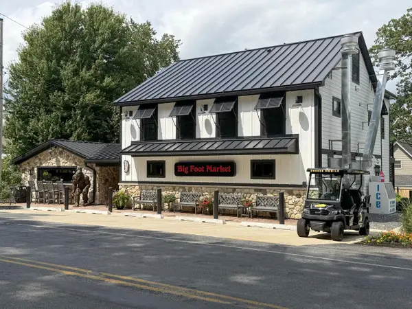 W4724 S Lakeshore DRIVE, Fontana, WI 53125