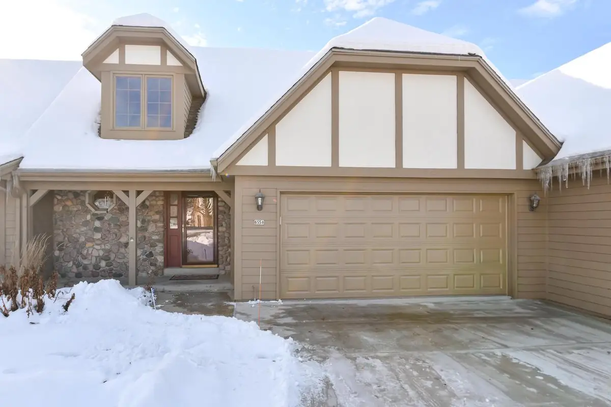 655 Machenry CIRCLE #B, Brookfield, WI 53045 - Image #1