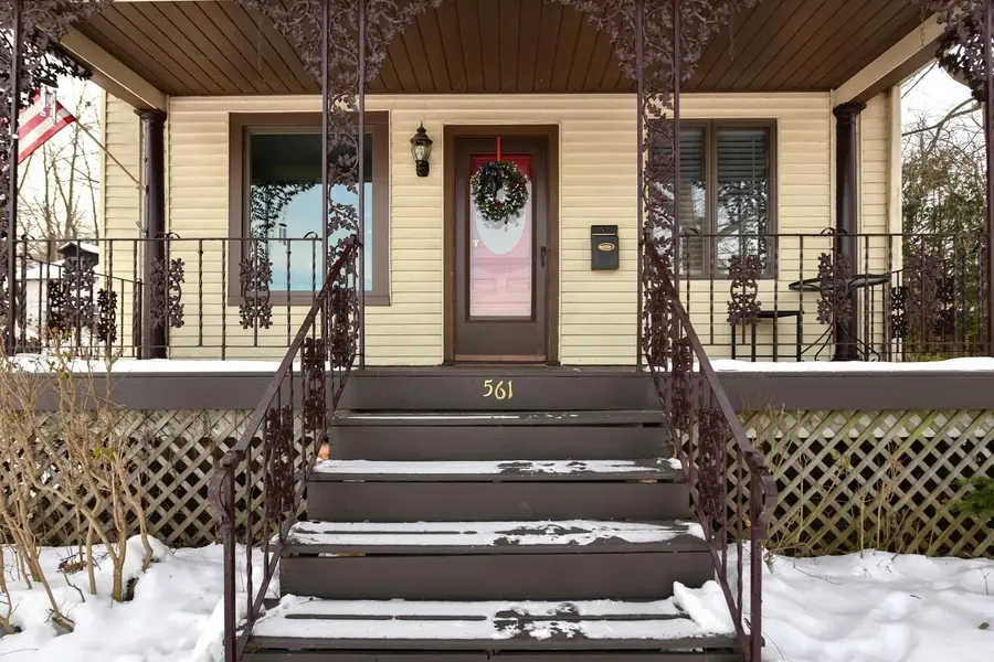 561 W Chestnut STREET, Burlington, WI 53105 - Image #2