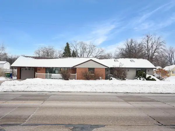 1735 S Oneida STREET, Green Bay, WI 54304