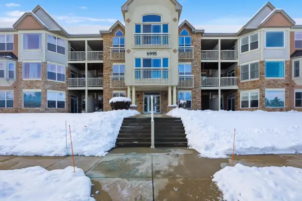 6995 S Riverwood BOULEVARD #S-211, Franklin, WI 53132