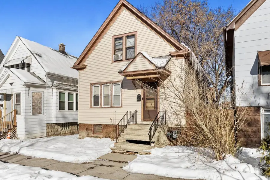 1924 W Grant STREET, Milwaukee, WI 53215 - Image #2