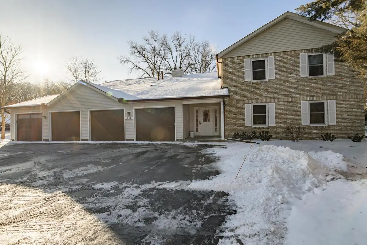 323 Riverview DRIVE, Delafield, WI 53018 - Image #1