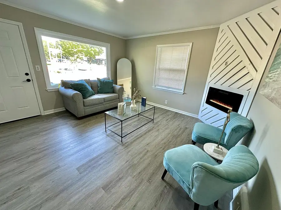 8621 W Lisbon AVENUE, Milwaukee, WI 53222 - #2