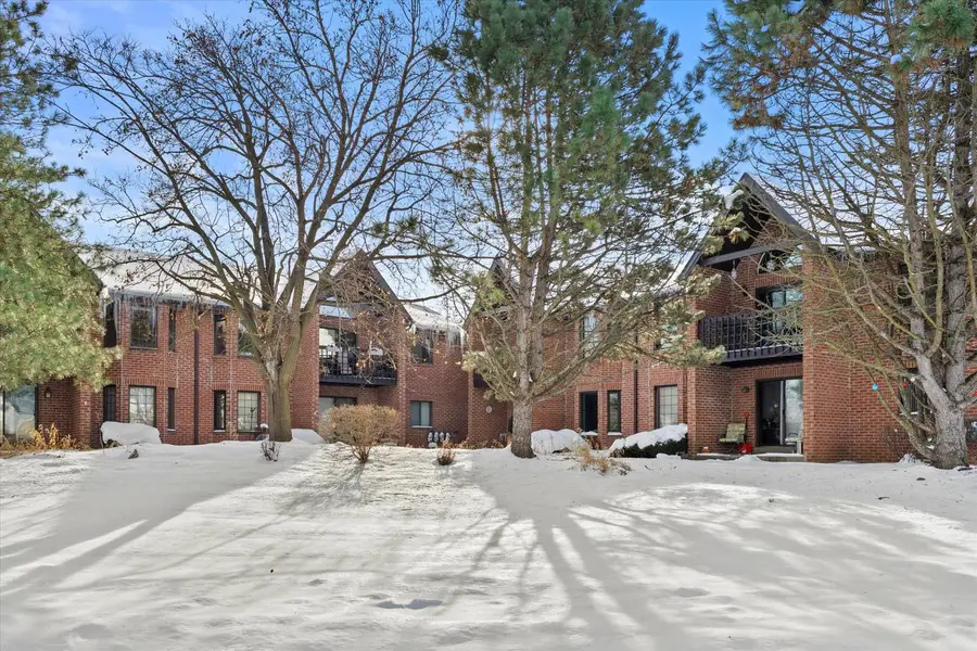 N58W23833 Hastings COURT #701, Sussex, WI 53089 - Image #2